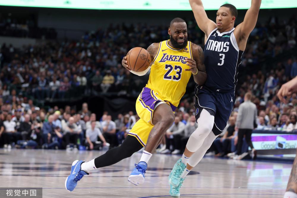 鞋和合适的 鞋和合适的